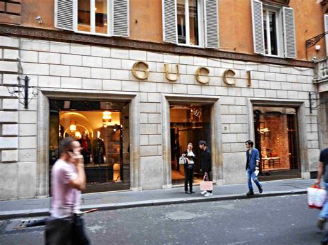 gucci vicolo del piombo roma|gucci rome.